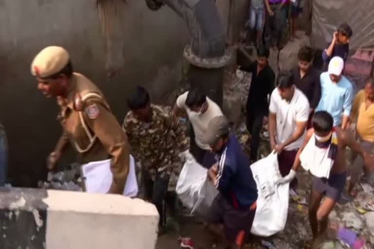 Delhi Police  Gokalpuri  Bhagirathi Vihar canal  dead bodies recovered  ന്യൂ ഡൽഹി  ഡല്‍ഹി കലാപം