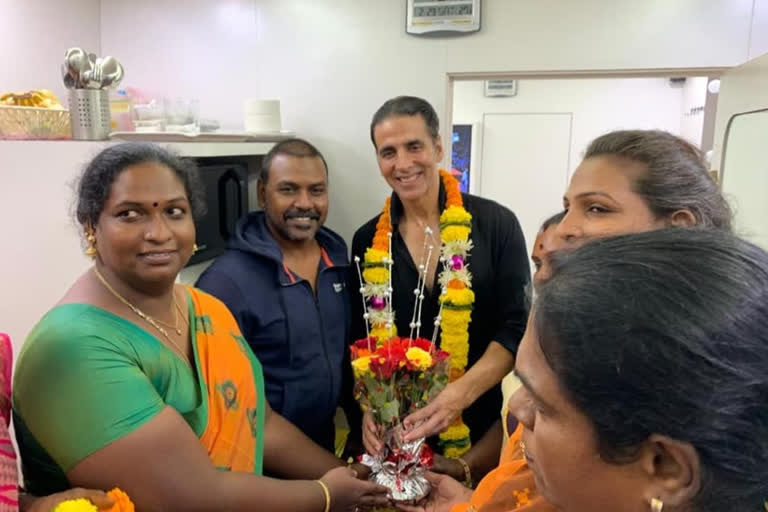 Akshay Kumar donates Rs 1.5 crore, Akshay Kumar help to build home for transgender, Laxmmi Bomb director Raghava Lawrence, Raghava Lawrence news about akshay kumar, Raghava Lawrence post about akshay kumar, तृतीयपंथींयासाठी अक्षय कुमारची मदत