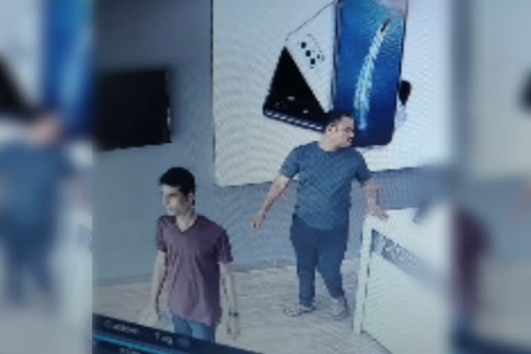 thieves photo exposed in vellore