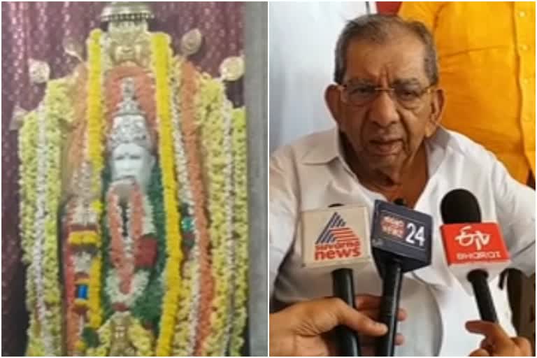 Shamanoor Sivasankarappa is visit Sri Karibasaveshwara temple at Kunduvada