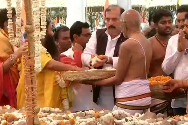 madhya-pradesh-finance-minister-tarun-bhanot-attended-narmada-gau-kumbh-held-in-jabalpur