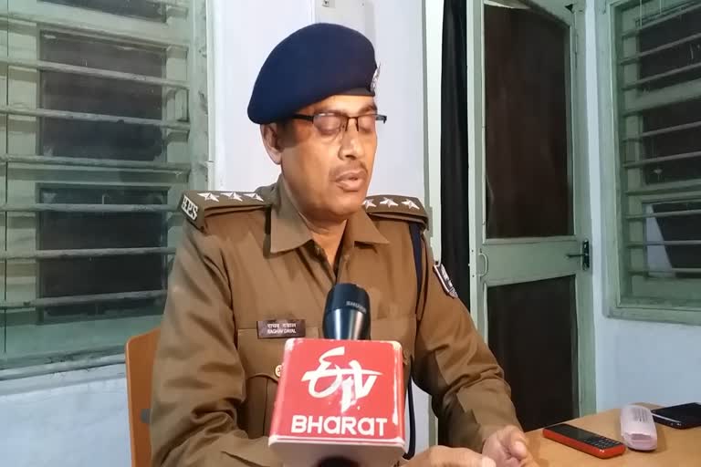 पुलिस की सांठगांठ हुई उजागर