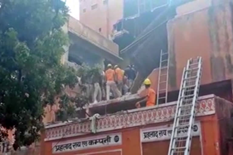 jaipur-cyllender-blast-3-burried-house-collapses