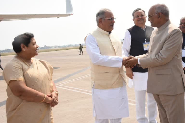 President left for Delhi from raipur