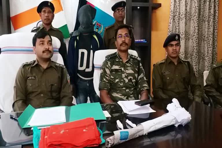 Police arrested hardcore naxalites in chaibasa