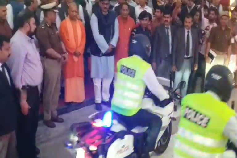 Chief Minister Yogi Adityanath flagged off traffic policemen in Noida