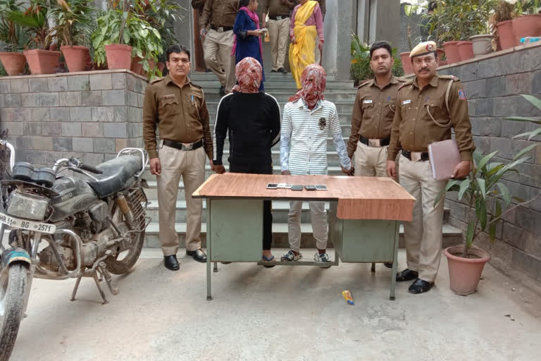 Ambedkar Nagar police team  has arrested two vicious snatchers.