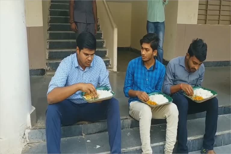 district collector mahboobnagar visited sc hostel