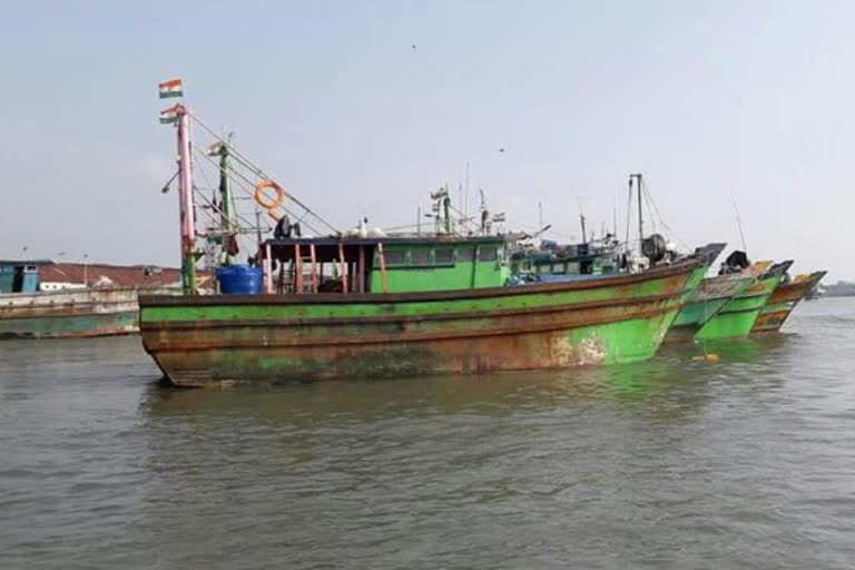 நாகை மீனவர்கள் ஆட்சியரிடம் கோரிக்கை மனு நாகை மீனவர்கள் பிரச்சினை Nagai Fisherman Petition To Collector Nagai Fisherman Issues