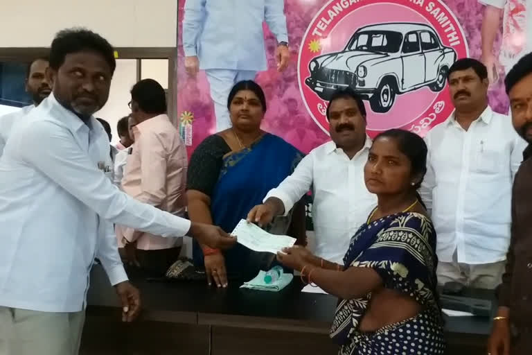 mla checks distribution