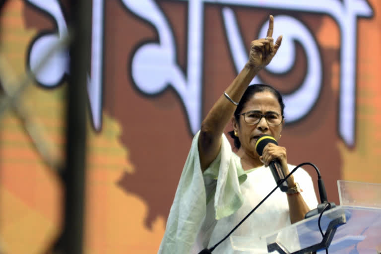 All Bangladeshis living in Bengal are Indian citizens: Mamata