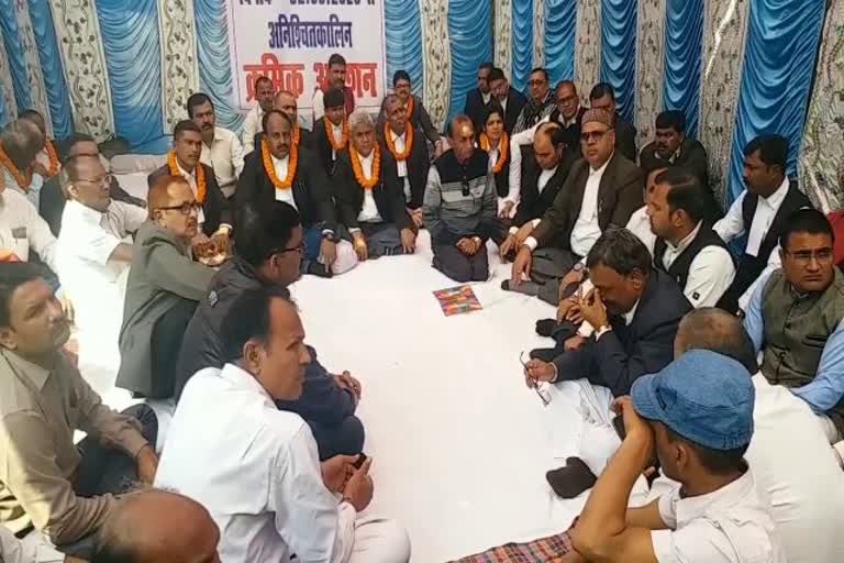 Hunger strike of lawyers continues in Palamu