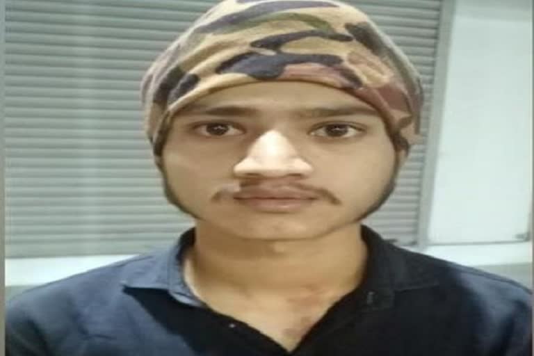 madhya-pradesh-unveiled-a-21 th class student sikh-students-turban