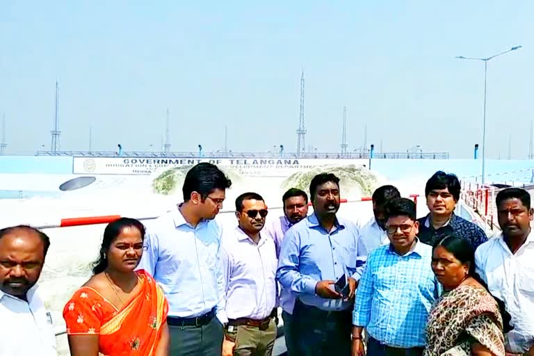 civil services trainee officers visit kaleshwaram gayathri pump house