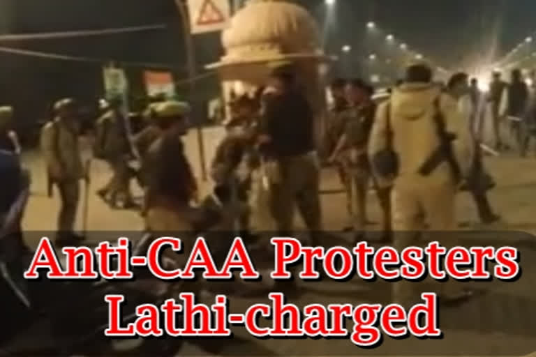 Police lathi-charge anti-CAA protesters in Lucknow