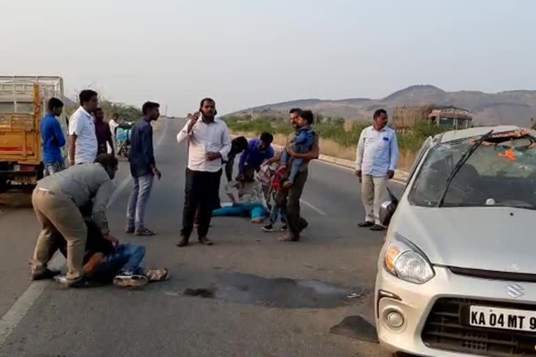 several injured by the car accident in penukonda ananthpur district