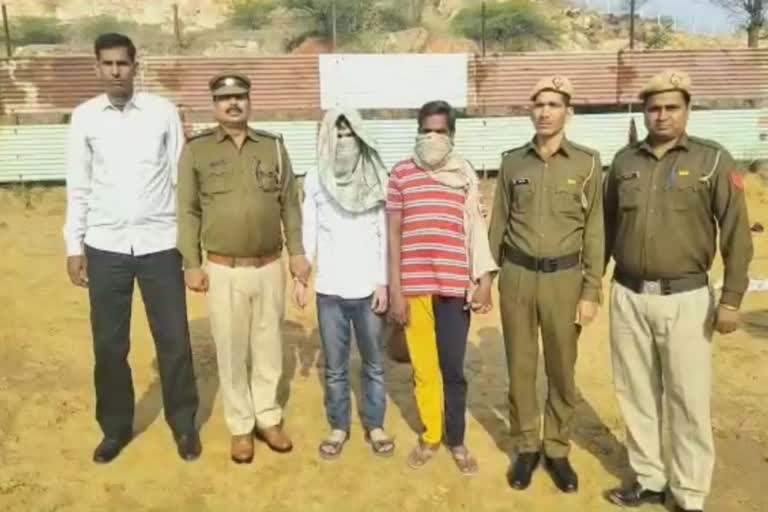 gurugram police arrested two thieves