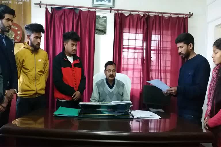 HNB pauri problem of students, HNB विश्वविद्यालय पौड़ी छात्रों की मांगे