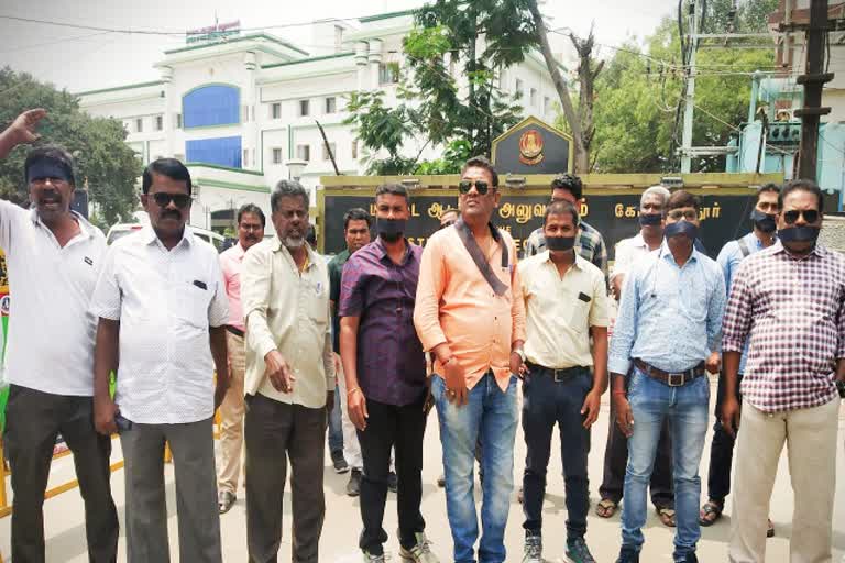 Journalists tie black cloth in mouth to condemn journalist attack