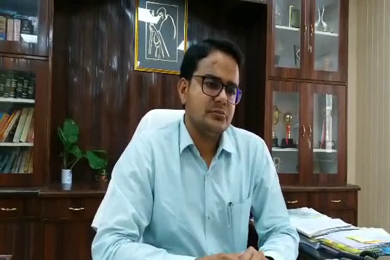 ADM उम्मेदी लाल मीणा, bharatpur news