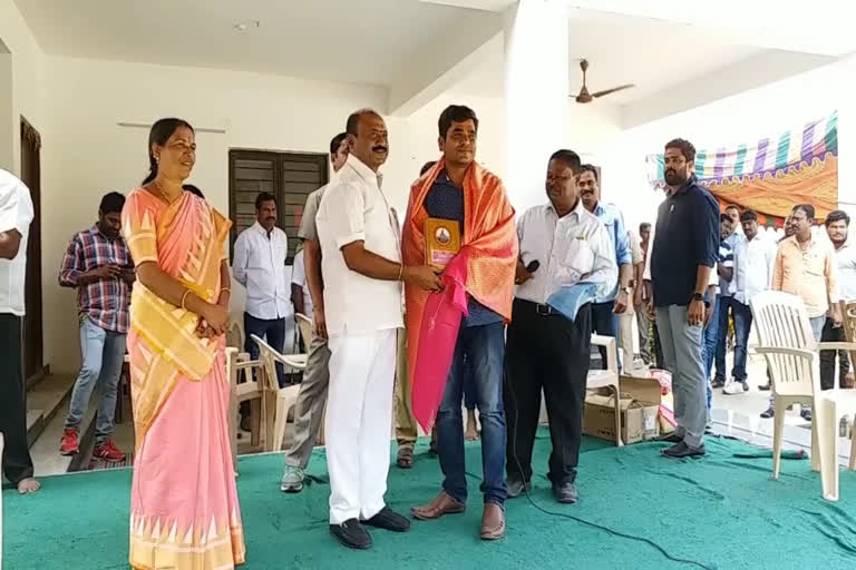 parakala mla felicitate to officers