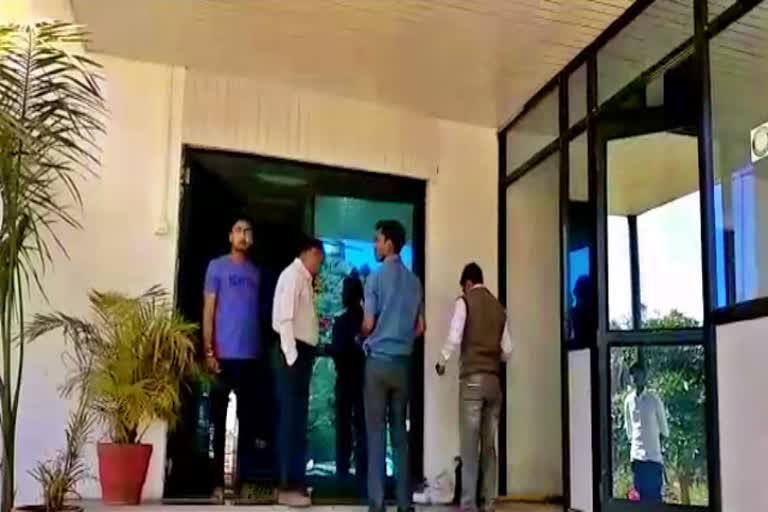 माउंट आबू में होटलों पर कार्रवाई, Action on hotels in Mount Abu, माउंट आबू में होटल सीज, Hotel cease in Mount Abu