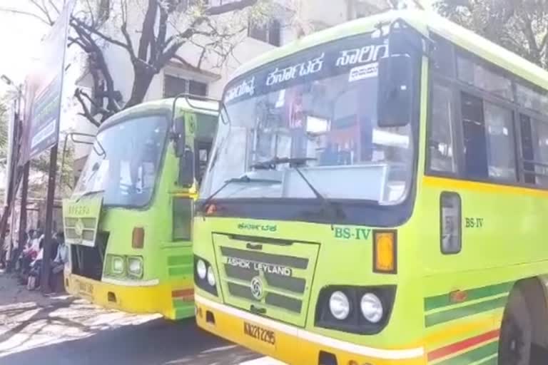 karnatak buses seized in satara