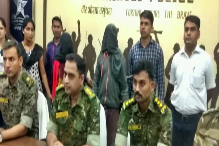 naxal-couple-arrested-in-gadchiroli