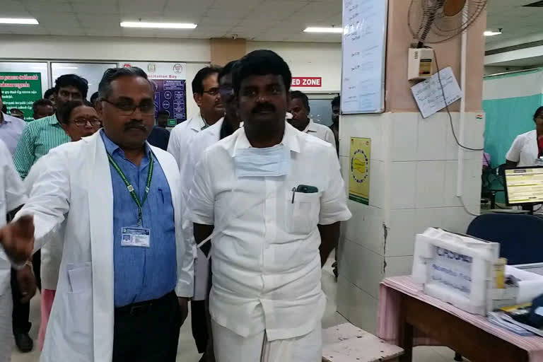 health minister vijayabaskar sudden visit to government hospital