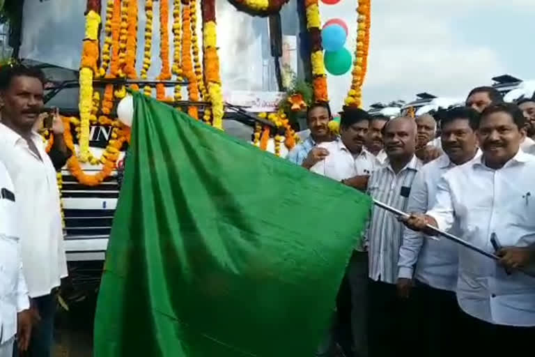 Minister Pinepi viswaroop inaugurated 10 new Indra buses in amalapuram