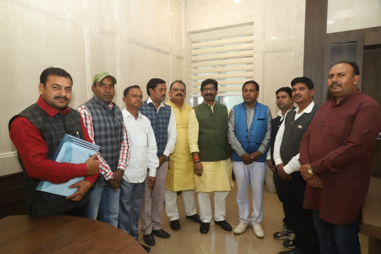 Para Teachers Association met Chief Minister