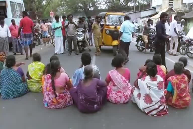 chengalpattu madurantakam people protested against encroachment in temple place