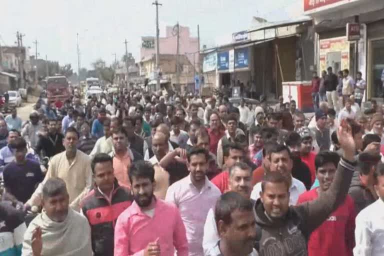 merchants protest against police administration in hisar