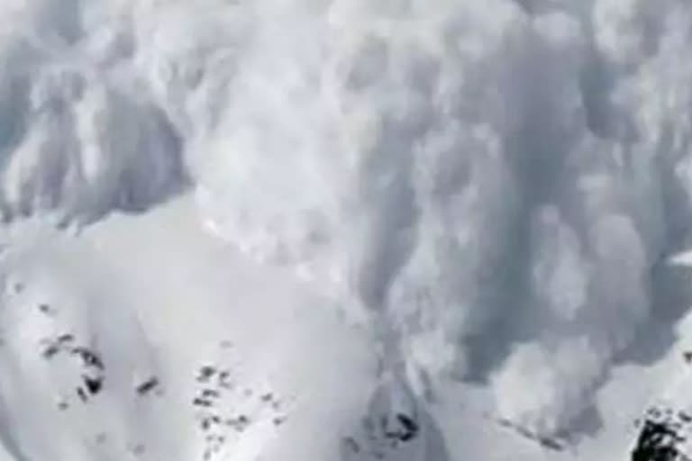 NON LOCAL LABOUR DIES IN SNOW AVALANCHE