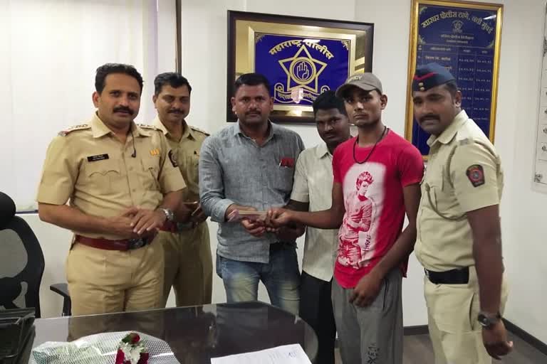 police-felicitated-honest Auto Driver