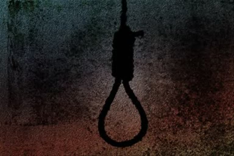 girl hanged due to troubled sickling disease