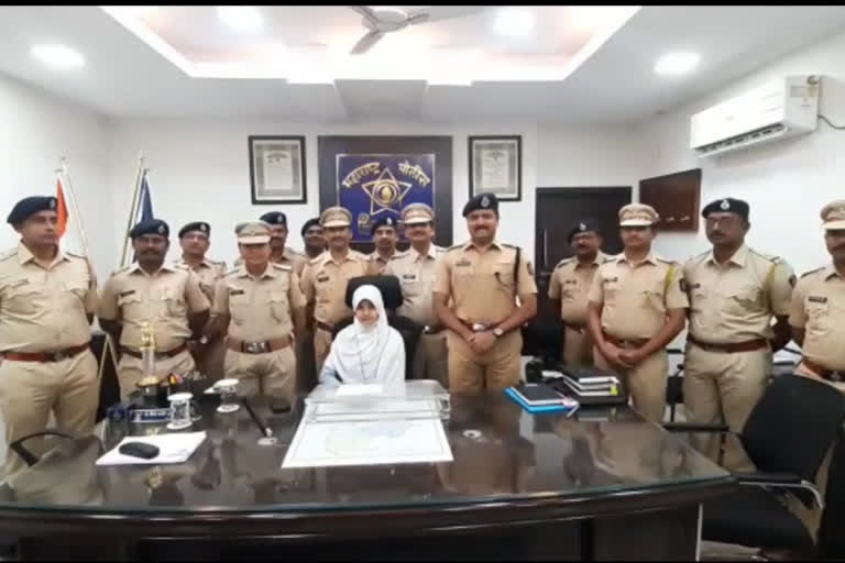 The school girl took over as SP for one day due Womens day in aurangabad