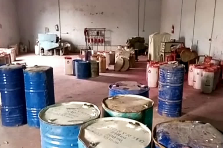 raid on illegal nail polish factory