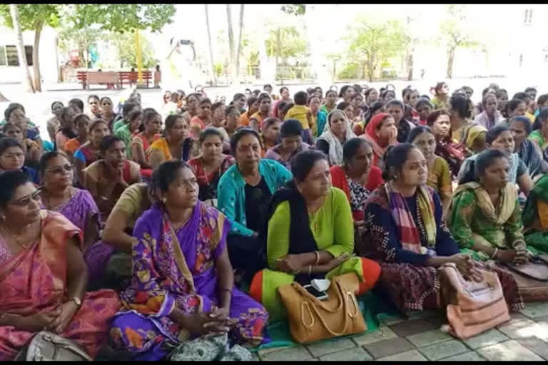 Yashoda Maiya Anganwadi Worker & Helper Woman's Union celebrates Women's Day in Valsad