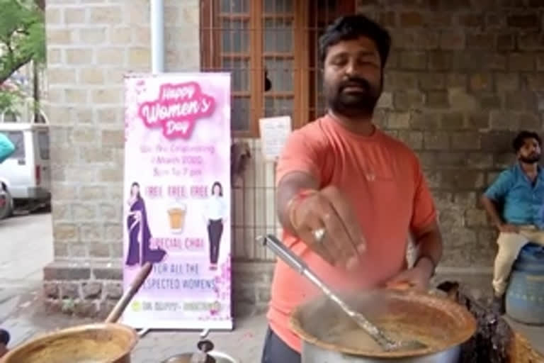 International Women's Day  free tea on Women's Day  Mumbai tea vendor  Maharashtra news  വനിതാ ദിനം  വനിതകള്‍ക്ക് സൗജന്യമായി ചായ മനോജ് താക്കൂര്‍