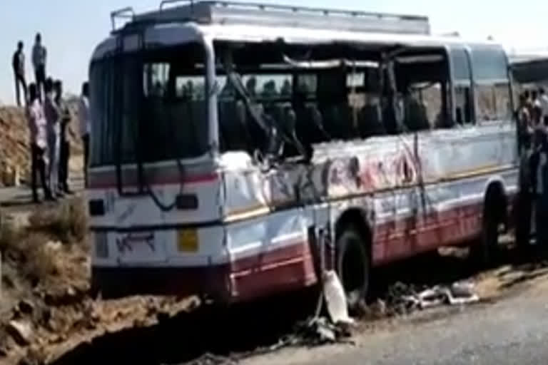 jodhpur accident  latest rajasthan  രാജസ്ഥാനില്‍ ബസ് ട്രക്കിൽ ഇടിച്ച് എട്ട് പേർ മരിച്ചു, 14 പേർക്ക് പരിക്കേറ്റു