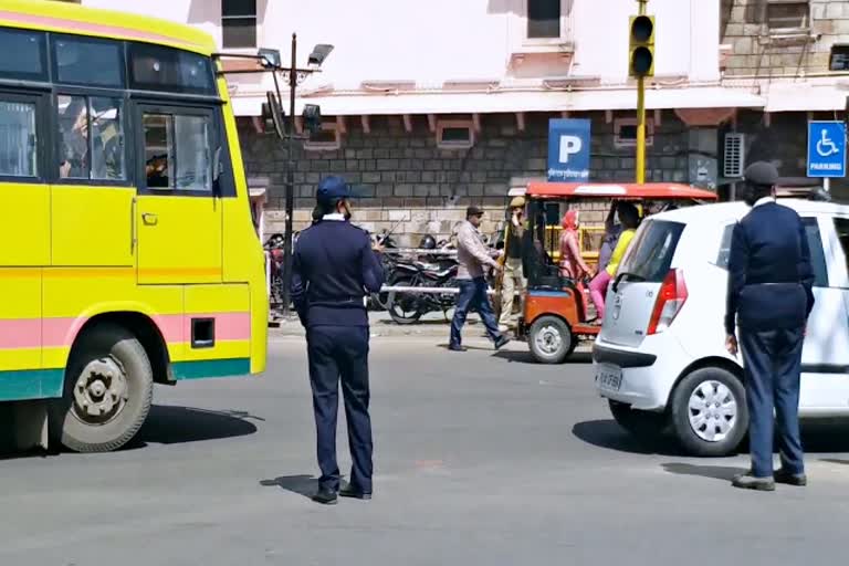 Women policemen handled the traffic, International Women Day, जयपुर की खबर, jaipur latest news