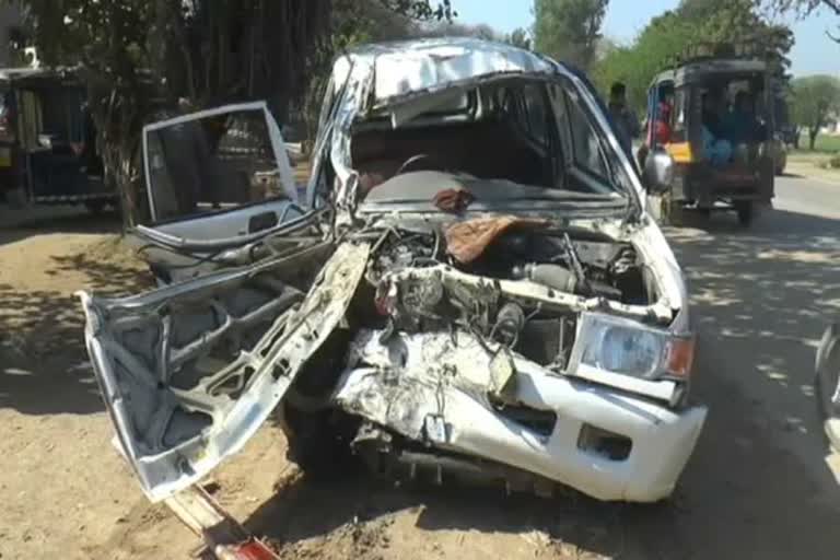 5 killed in gas tanker and car collision in sirsa