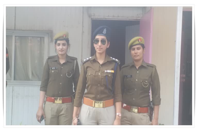 noida police