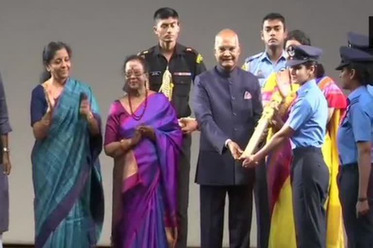 president kovind presents nari shakti puraskar upon contributors for women empowerment