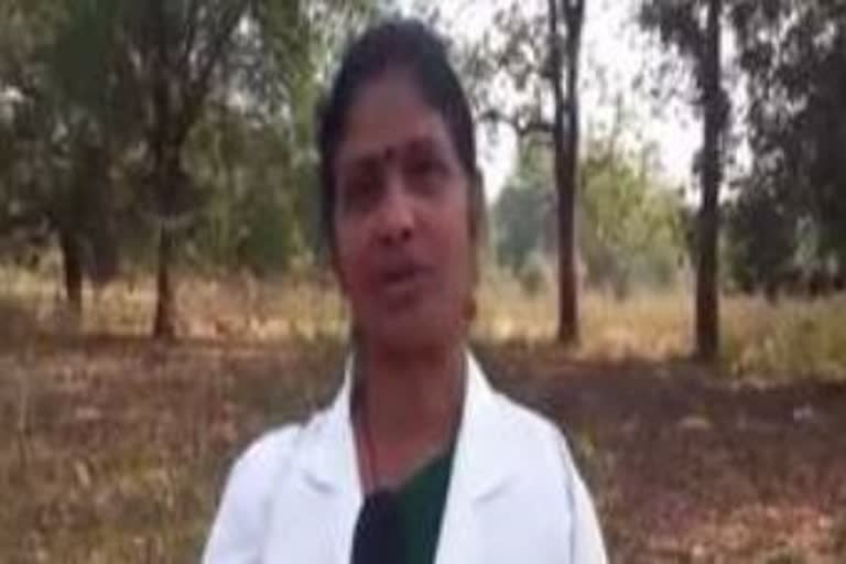 a-woman-ganga-shandilya-polio-patient-is-practicing-as-health-worker-remote-villages-of-dantewada