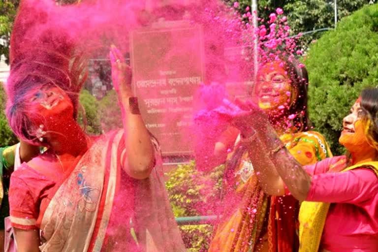 How to play holi suggested by doctor Koushik Chakrabarty