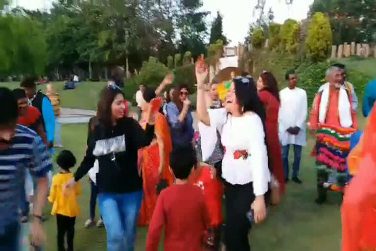 holi ki masti