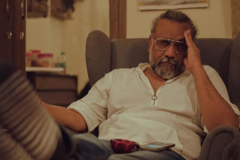 Anubhav Sinha, Anubhav Sinha news, Anubhav Sinha updates, Anubhav Sinha turns abusive over 'Thappad' BO report, apologises, अनुभव सिन्हा, अनुभव सिन्हा ने दी गाली, अनुभव सिन्हा ने मांगी माफी