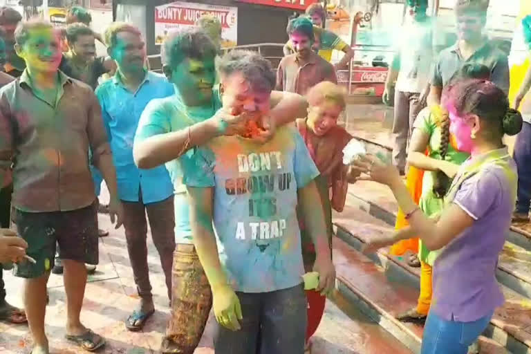 Holi celebrates gloriously in Karimnagar